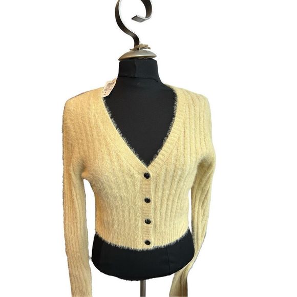 Windsor size medium yellow fluffy cardigan v neck front sweater NWT - Picture 1 of 8